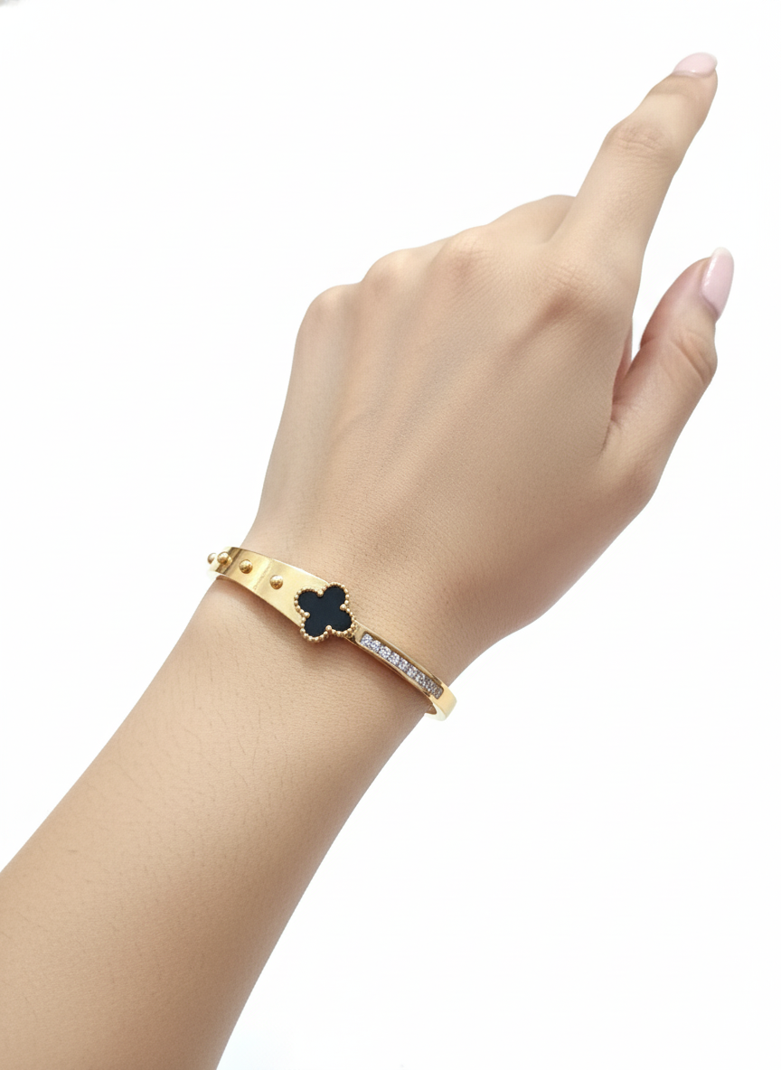 Four Leaf Clover Bracelet. Gold Plated with AD Dimond