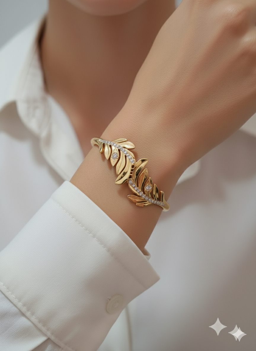 Leaf Cuff Bracelet 18K Gold Plated.