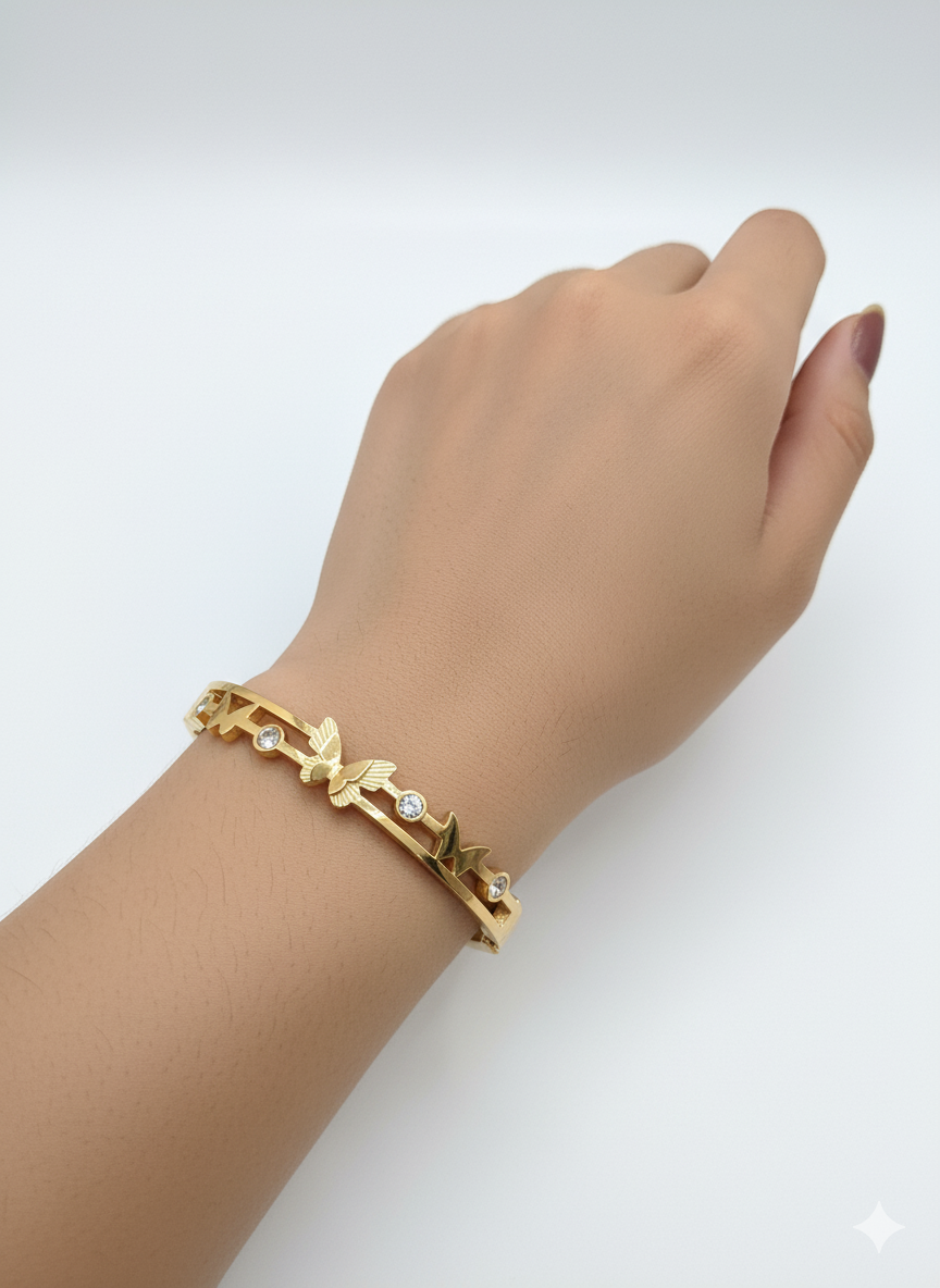 Butterfly Open Bracelet 18k Gold Plated.
