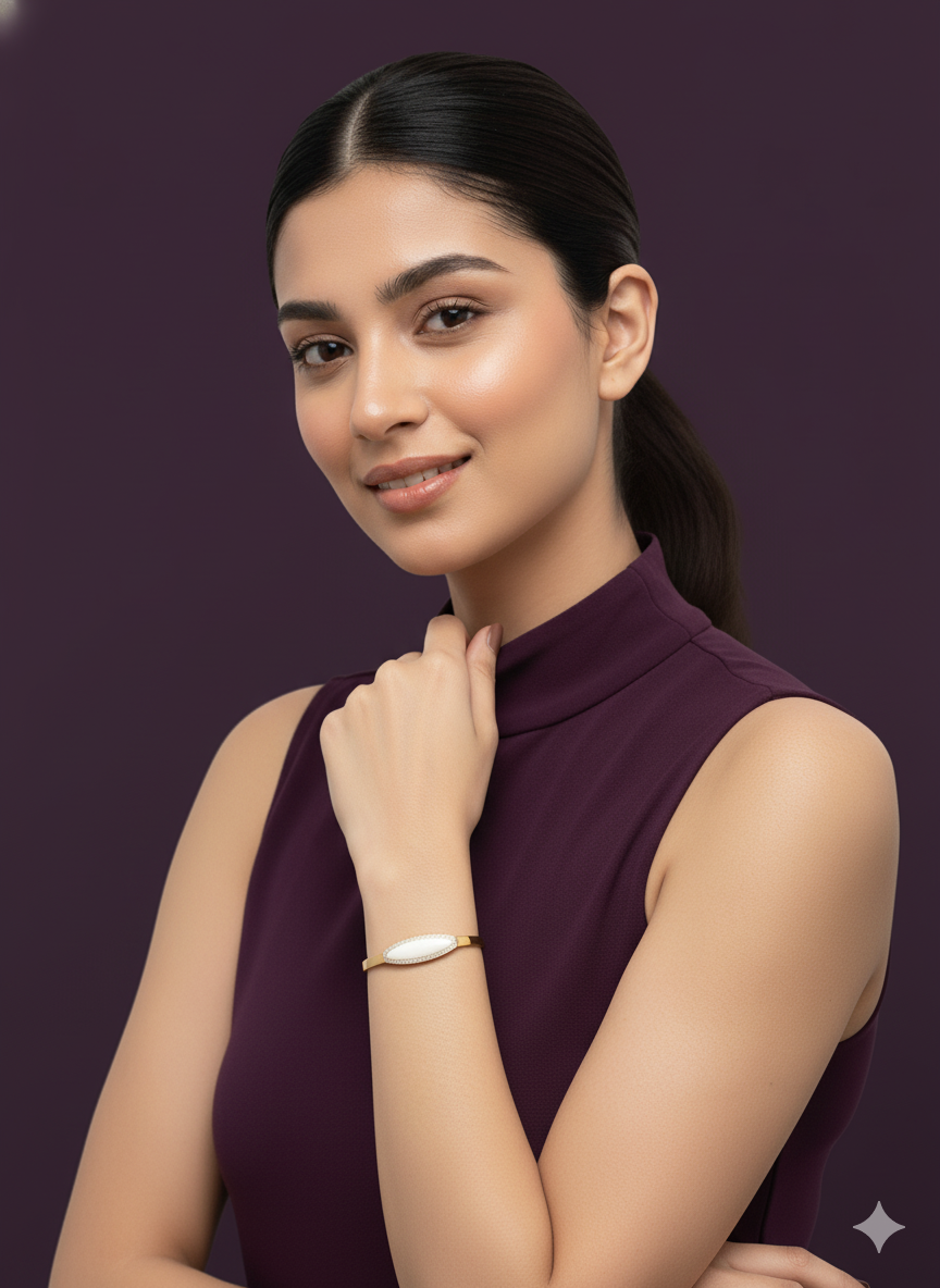 Mother of Pearl Bracelet 18K Gold Plated.