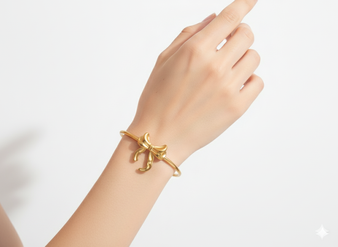 Twirl n Tie Bow Bracelet 18K Gold Plated.