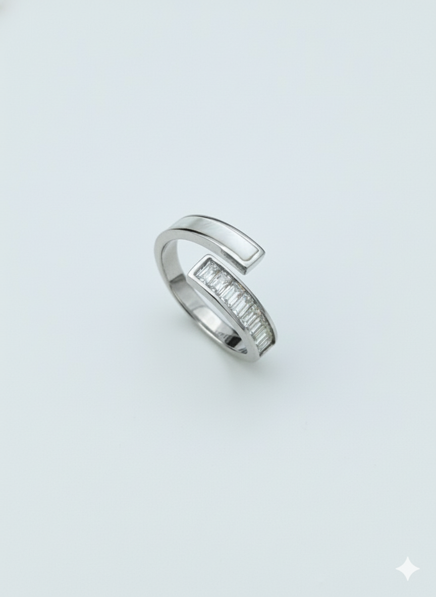 Luxe Curve Ring Silver Rhodium Plated with Zirconia Diamond