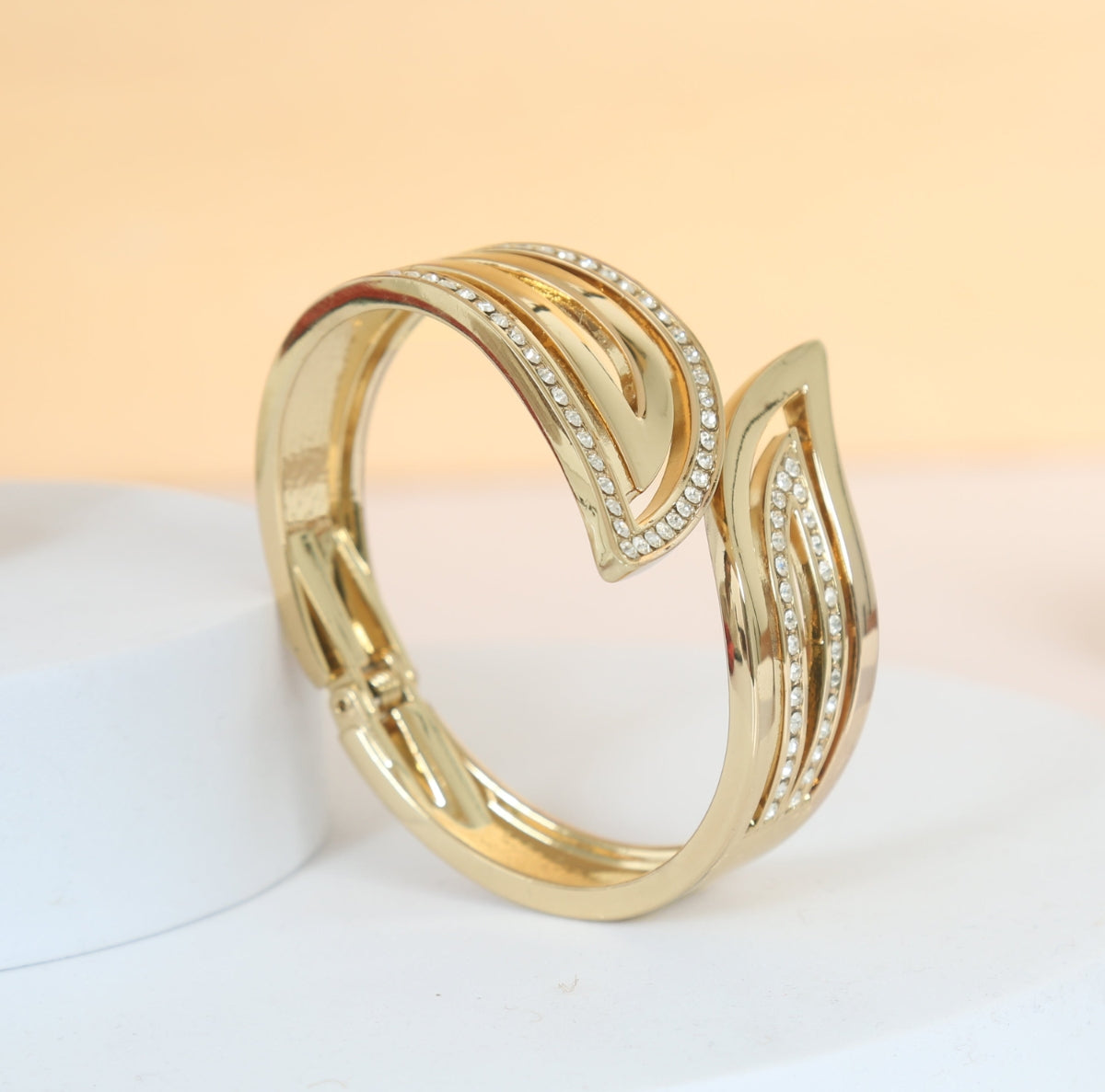 Leaf Design Bracket 18k Gold Plated