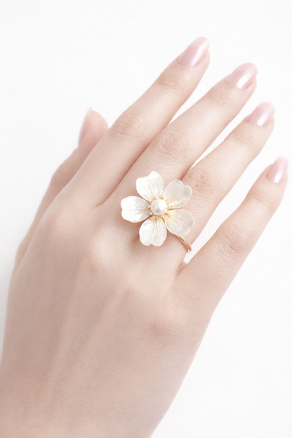 White Blossom Pearl Centre Gold Ring